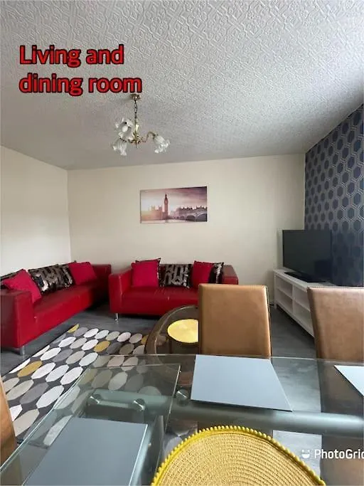 Super Deluxe Extra Large 3 Bedroom Apartment Stanley