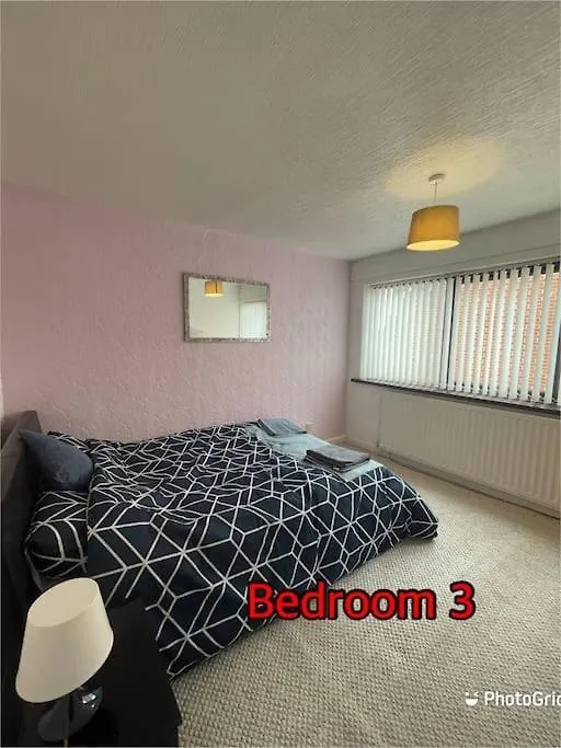 Super Deluxe Extra Large 3 Bedroom Apartment Stanley   Stanley (West Yorkshire)