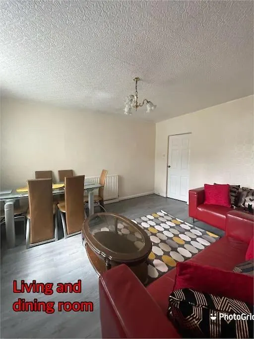 Super Deluxe Extra Large 3 Bedroom Apartment Stanley