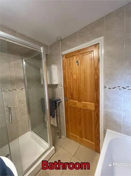 Super Deluxe Extra Large 3 Bedroom Apartment Stanley